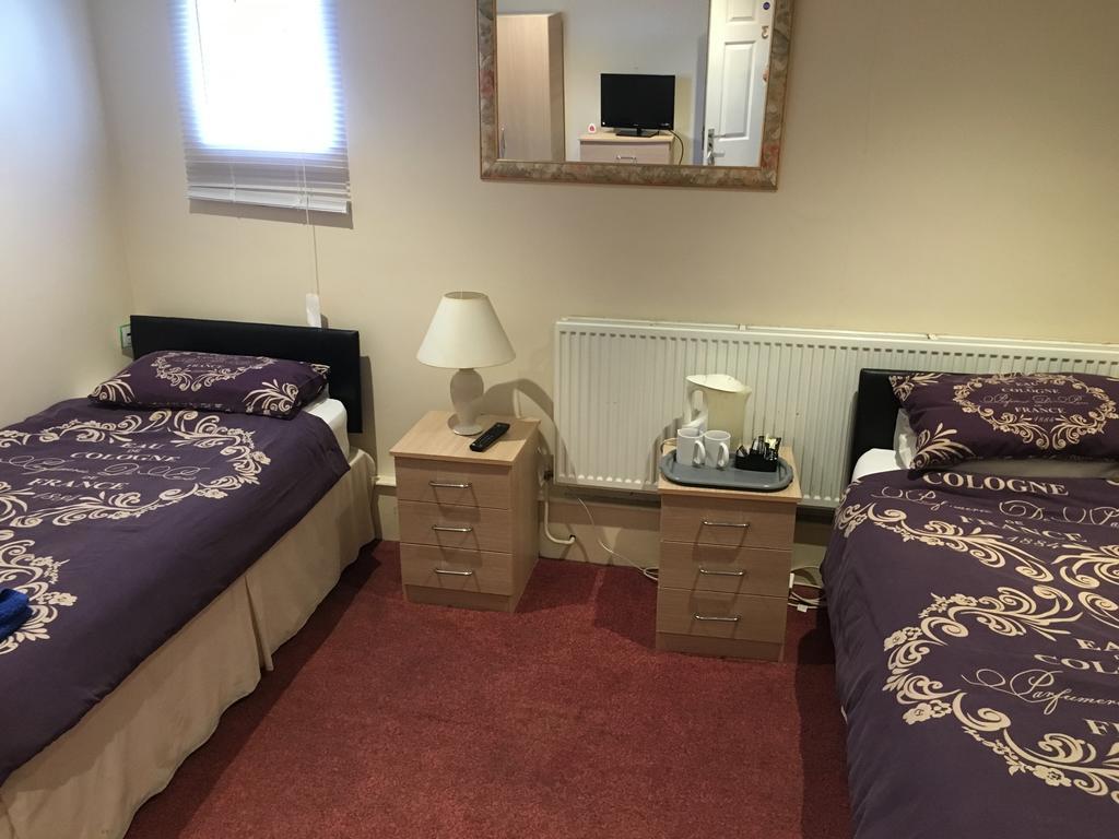 Duke Of Edinburgh Hotel Swindon Eksteriør billede